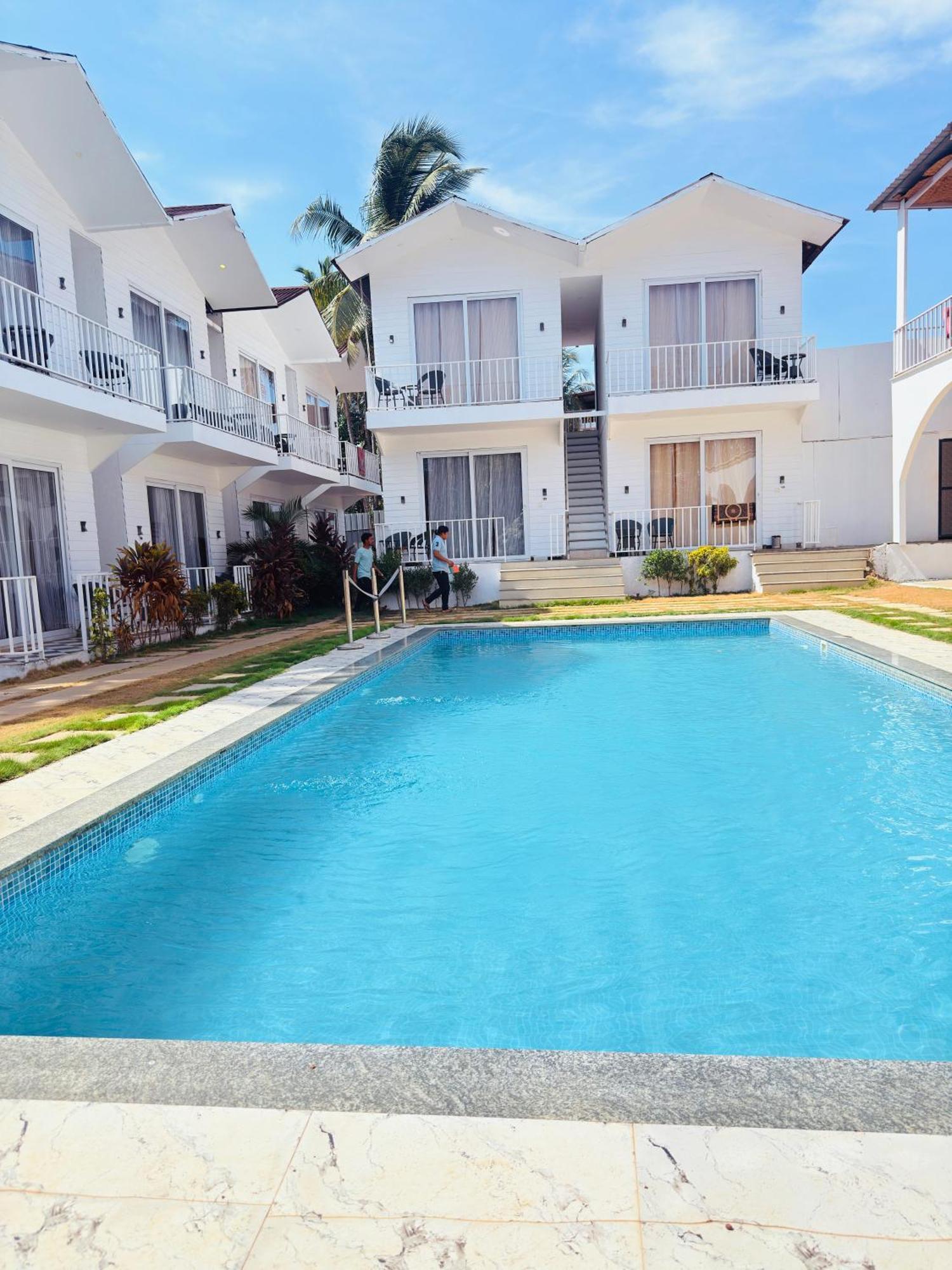 Sunbliss By The Sea Hotel Morjim