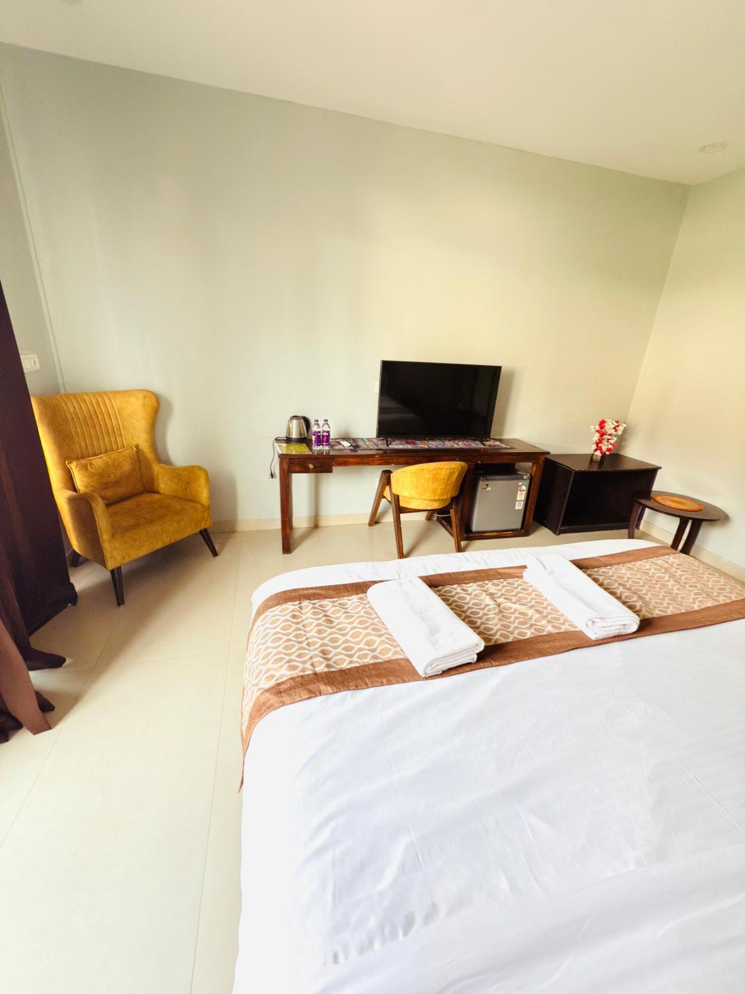 Sunbliss By The Sea Hotel Morjim
